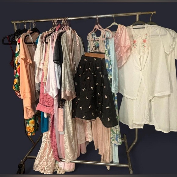 Huge vintage and antique lingerie collection - Picture 9 of 9